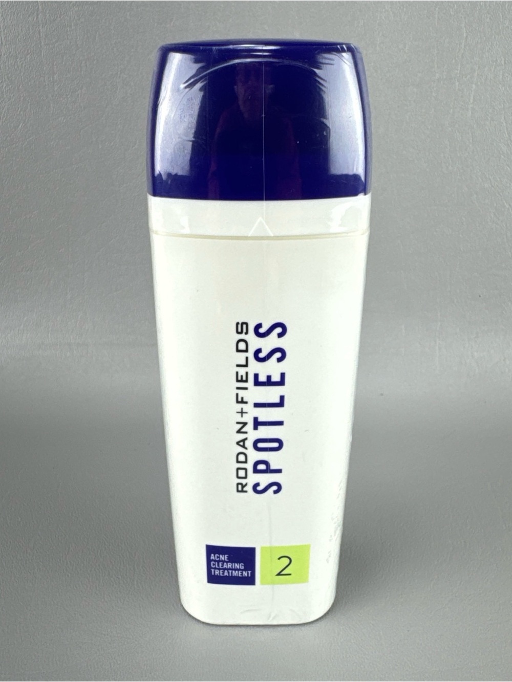 Rodan + Fields Spotless Acne Clearing Treatment – White & Blue